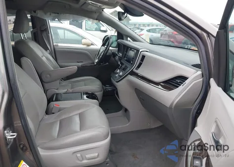 2018 Toyota Sienna Xle Premium 8 Passenger z USA, uszkodzony, nr VIN 5TDYZ3DC9JS941296